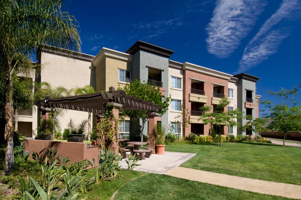 Images The Kitt at Warner Center