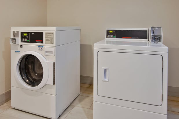 Images Holiday Inn Express & Suites Warrenton by IHG