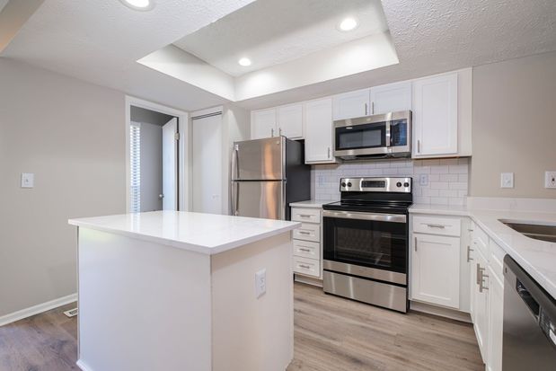 Images Perimeter Lakes Apartments