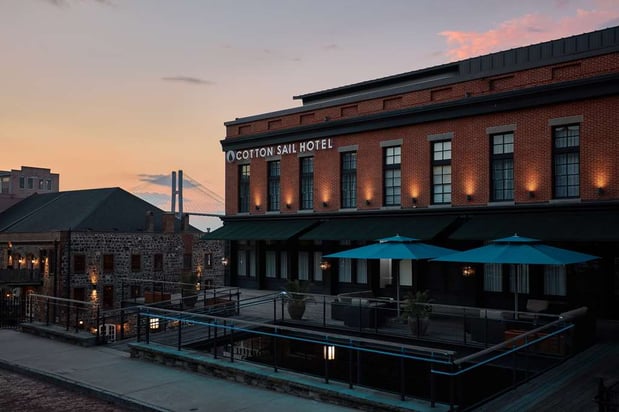 Images The Cotton Sail Hotel Savannah, Tapestry Collection by Hilton
