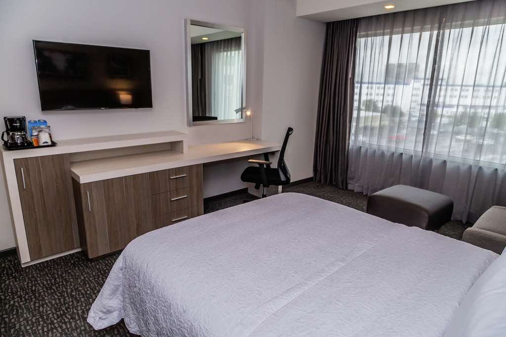Images Hampton Inn & Suites by Hilton Puebla