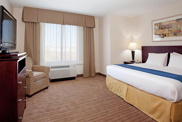 Images Holiday Inn Express & Suites Buffalo, an IHG Hotel