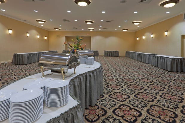 Images Crowne Plaza San Diego - Mission Valley by IHG