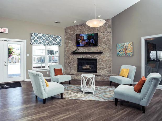 Images Greenway Chase Apartments