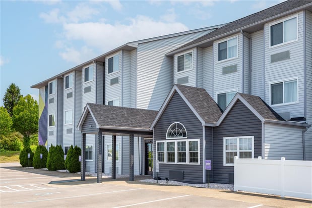 Images Spark by Hilton Clarion