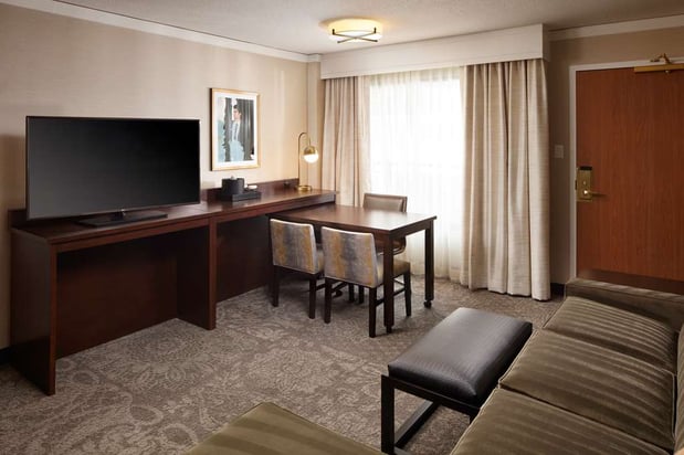 Images Embassy Suites by Hilton Tysons Corner