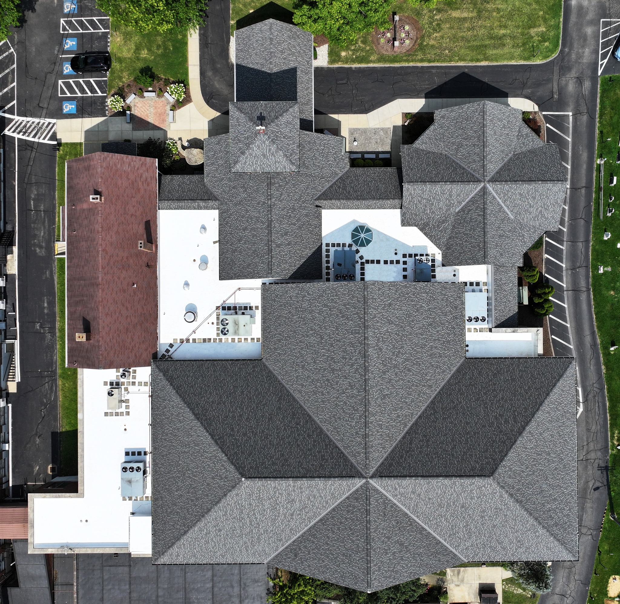 Bernecker Brothers Roofing Image