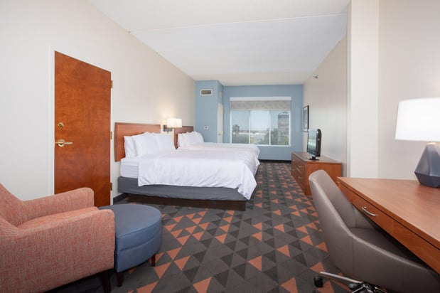 Images Holiday Inn & Suites Goodyear - West Phoenix Area by IHG