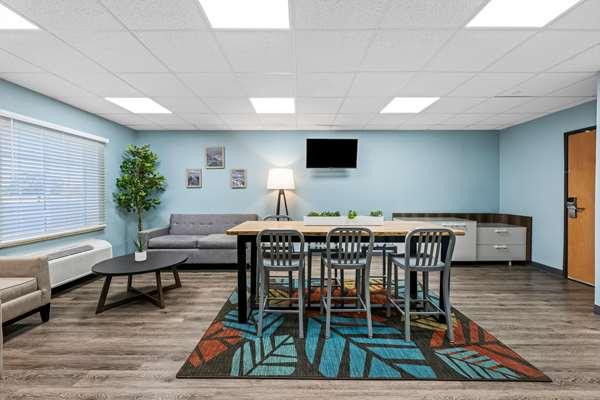 Images WoodSpring Suites Hobbs