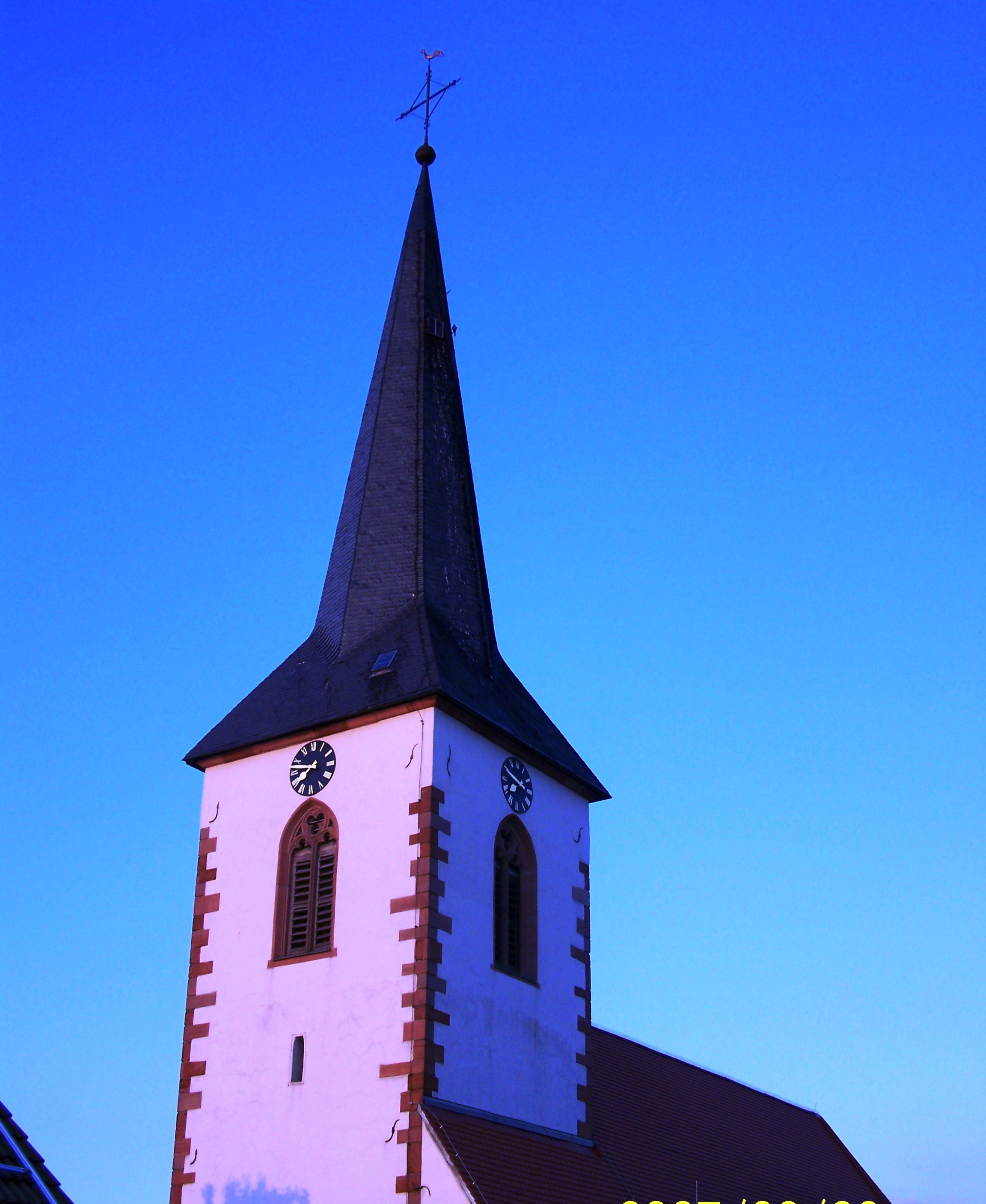 Kirchturm der Evangelischen Kirche Leeheim