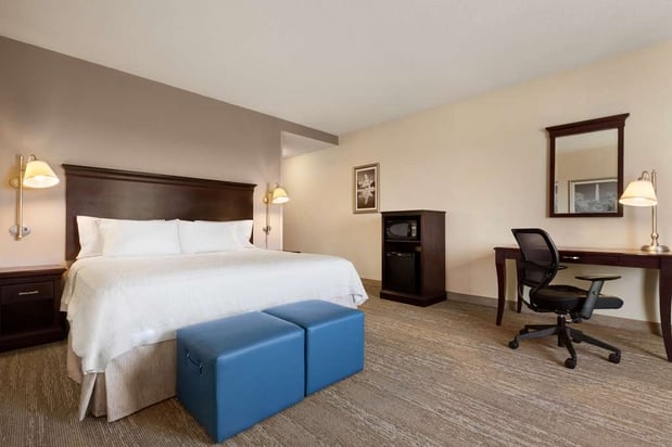 Images Hampton Inn & Suites Washington-Dulles International Airport