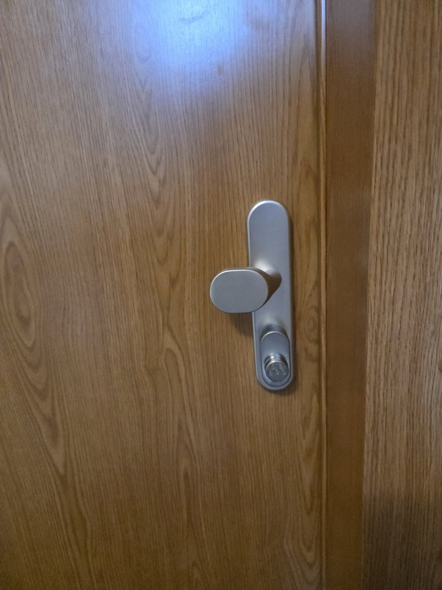 Schlüsseldienst Denis Tschajkovski   Türöffnung, Hauptstraße 50 in Berlin