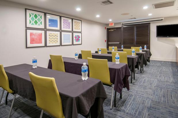 Images Holiday Inn Express & Suites Plano West - Frisco by IHG