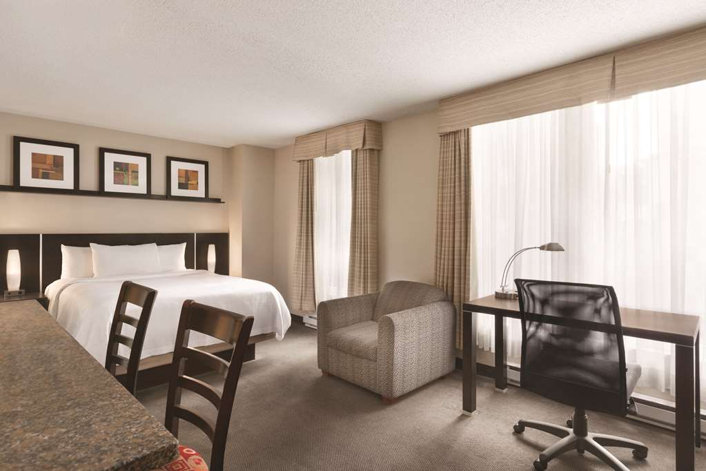 Images Embassy Suites by Hilton Montreal