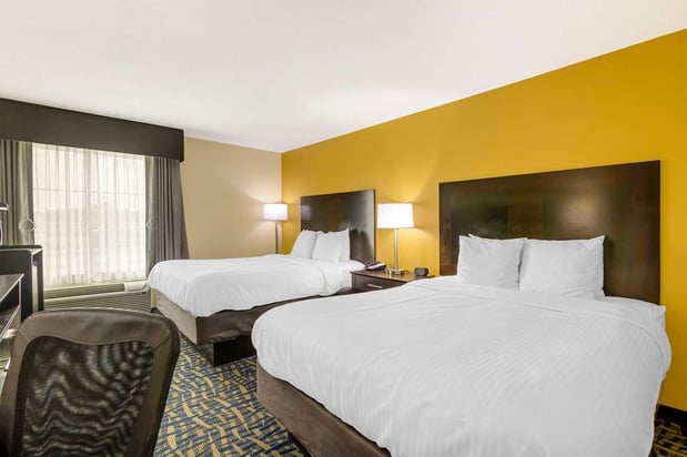 Images Best Western Plus Brunswick Inn & Suites