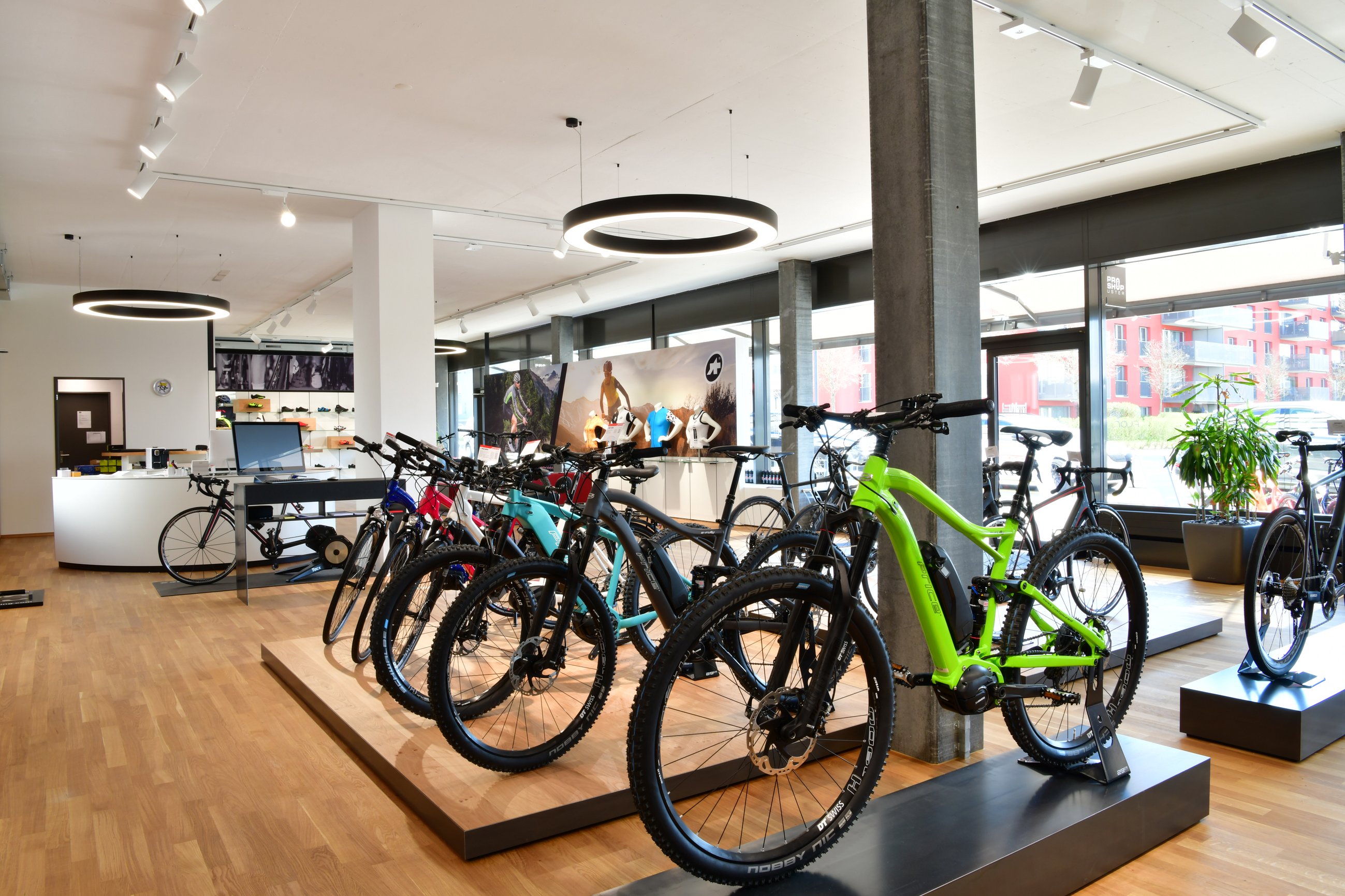 ProShop Uster, Loren-Allee 20 in Uster