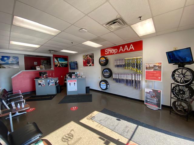 Images AAA | Bob Sumerel Tire & Service - Hyde Park