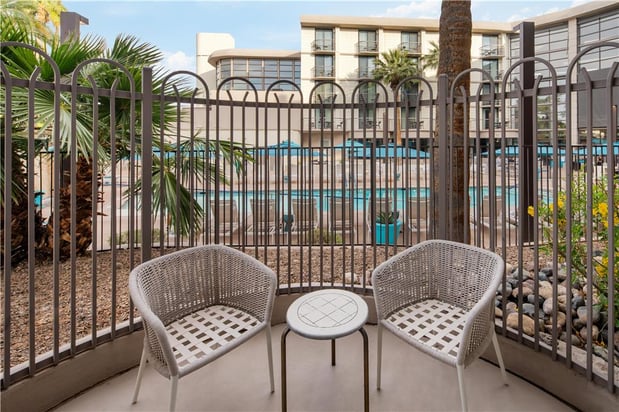Images Embassy Suites by Hilton Phoenix Biltmore