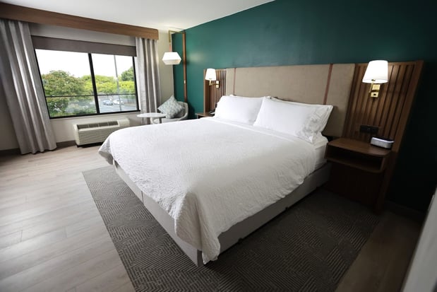 Images Holiday Inn St. Louis-Fairview Heights by IHG