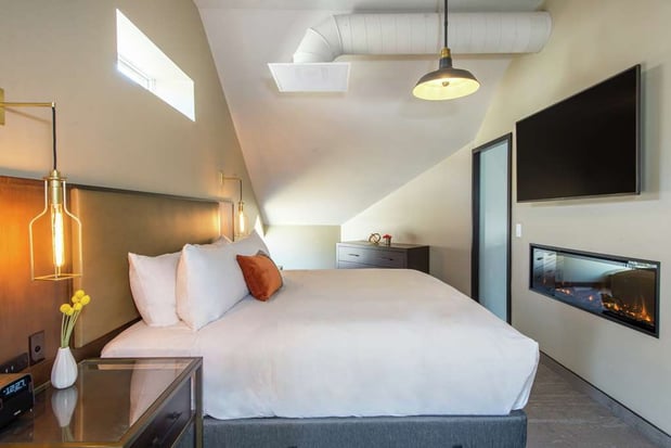 Images Hotel Saranac, Curio Collection by Hilton