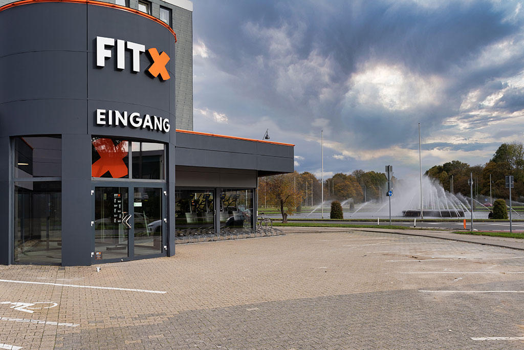 Bild 1 FitX Fitnessstudio in Aachen