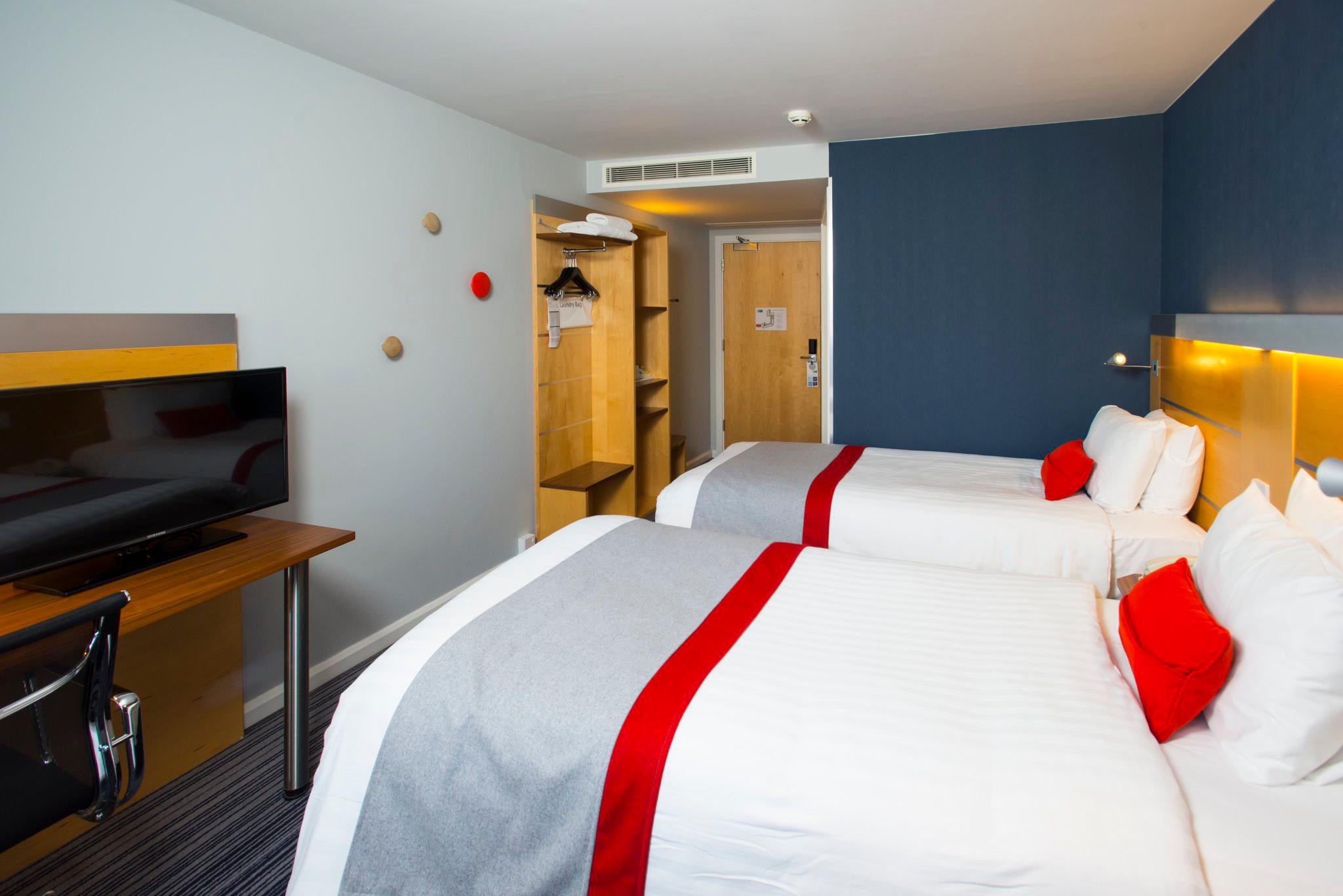 Holiday Inn Express London - Epsom Downs, an IHG Hotel Surrey 01372 755200