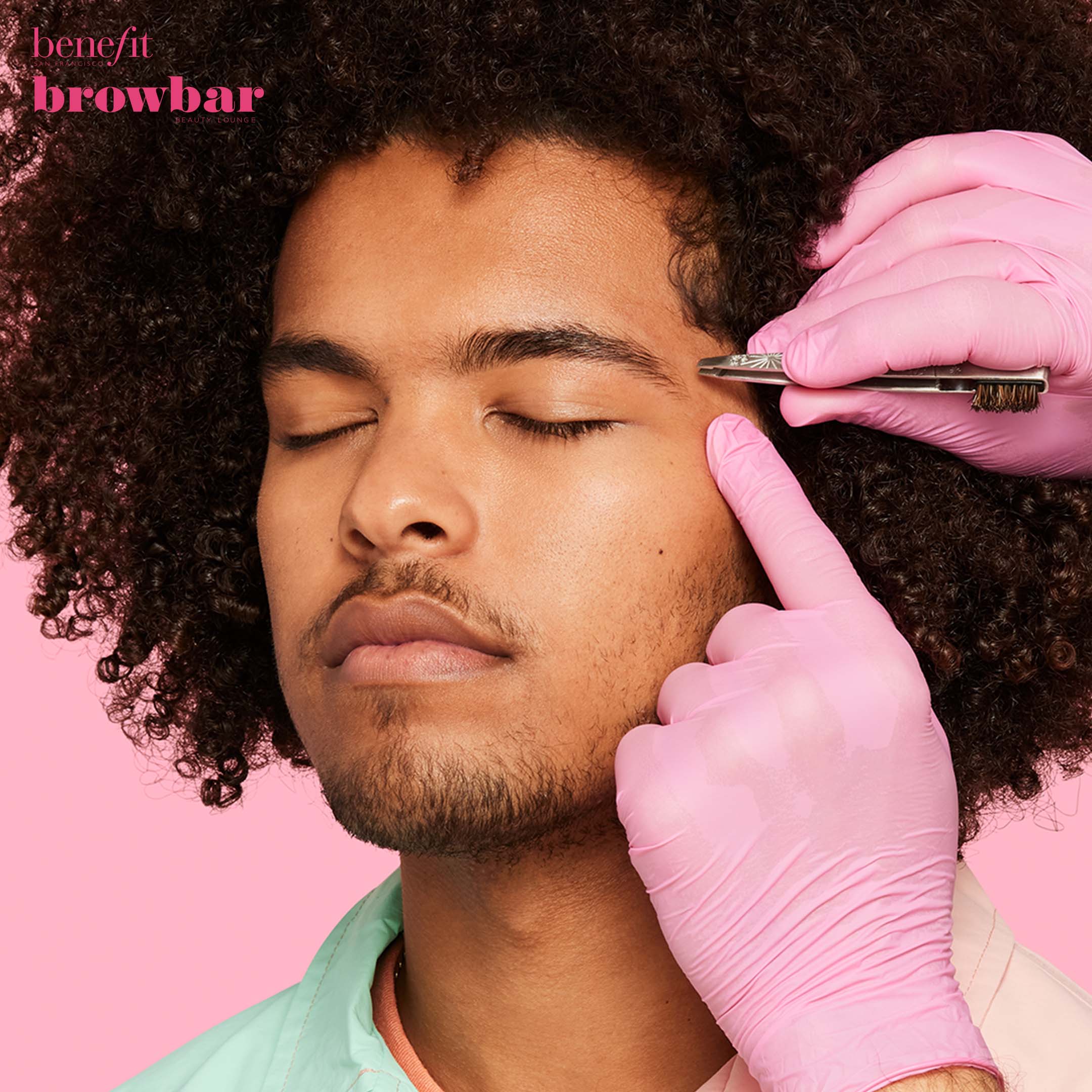 Benefit Cosmetics Boutique & BrowBar lounge Toronto (416)440-2769