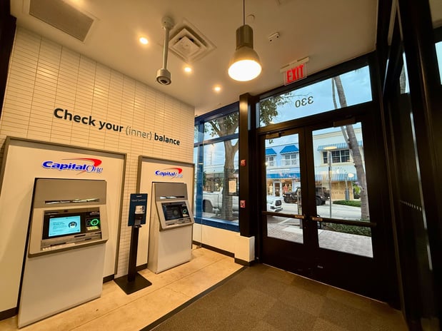 Images Capital One Café