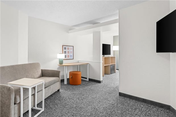 Images Spark by Hilton Traverse City