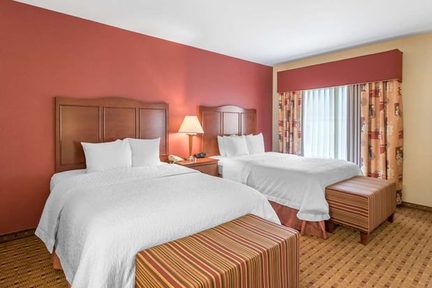 Images Hampton Inn & Suites Arcata, CA