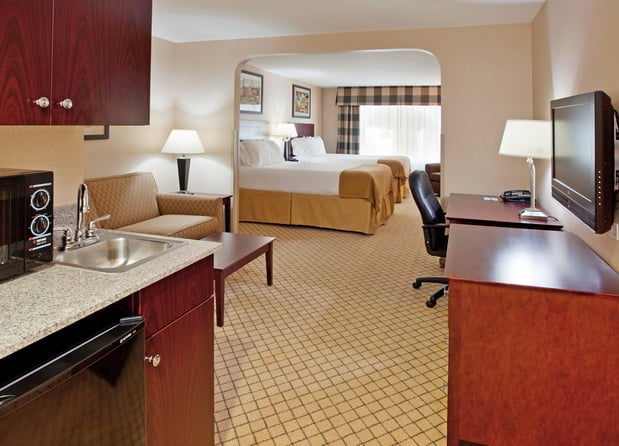 Images Holiday Inn Express & Suites Wichita Airport by IHG