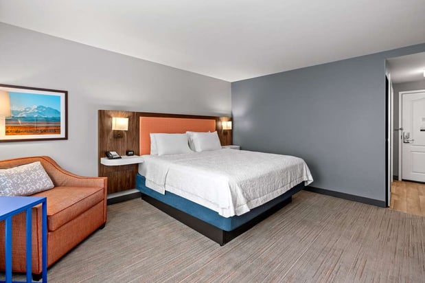Images Hampton Inn & Suites Fairbanks