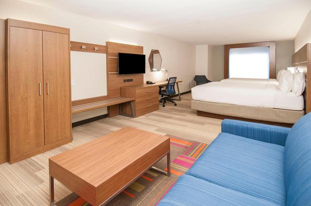 Images Holiday Inn Express & Suites Plano West - Frisco by IHG
