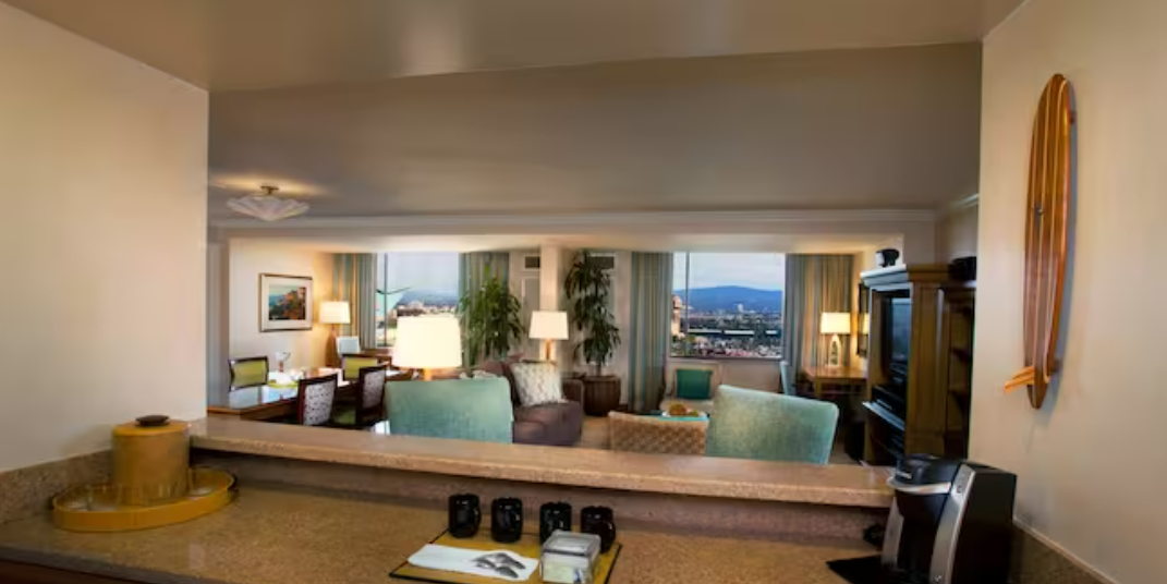 Disney's Paradise Pier Hotel Malibu Suite 1-2 Bedrooms Counter Area