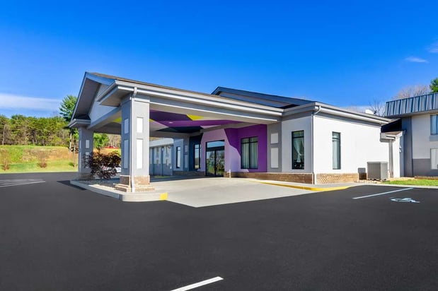Images Spark by Hilton Daleville Roanoke North
