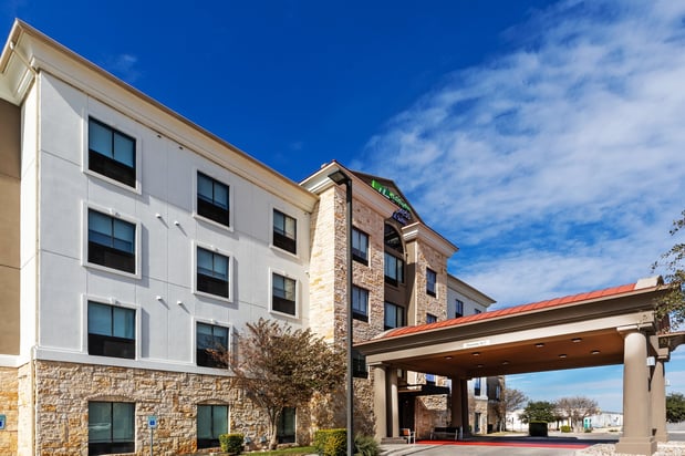 Images Holiday Inn Express & Suites del Rio by IHG