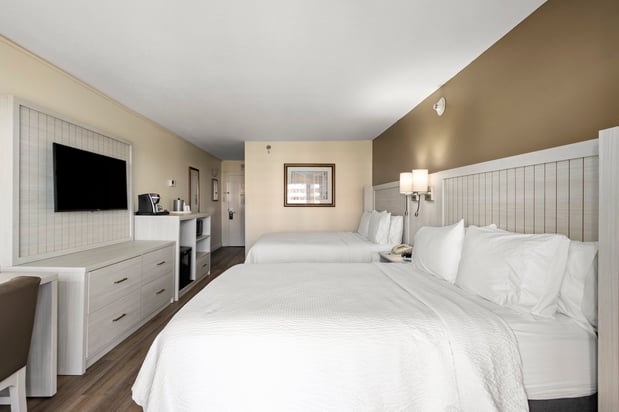 Images Holiday Inn & Suites Clearwater Beach by IHG