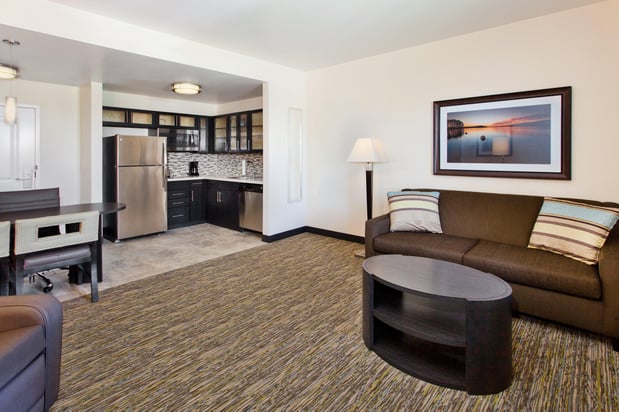 Images Candlewood Suites Building 3440
