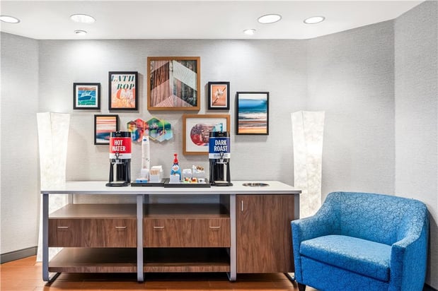 Images Hampton Inn & Suites Lathrop