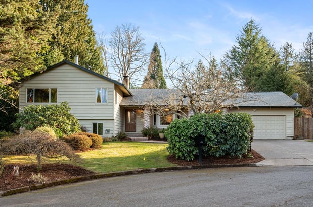 Images Amy Romberg, Realtor Windermere Real Estate