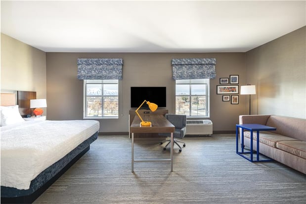Images Hampton Inn & Suites Logan