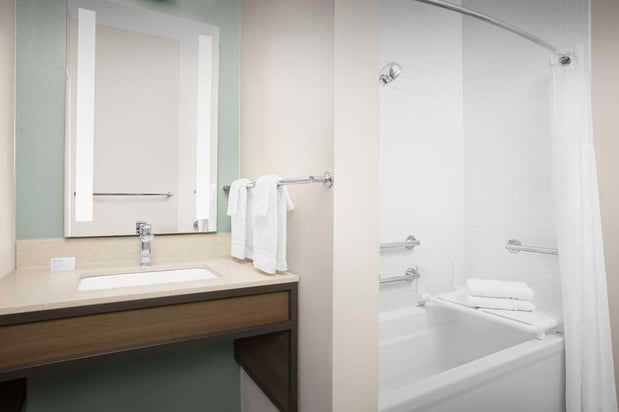 Images Hilton Garden Inn Granbury