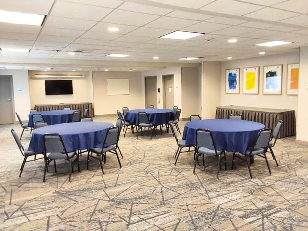 Images Holiday Inn Express & Suites Antigo by IHG