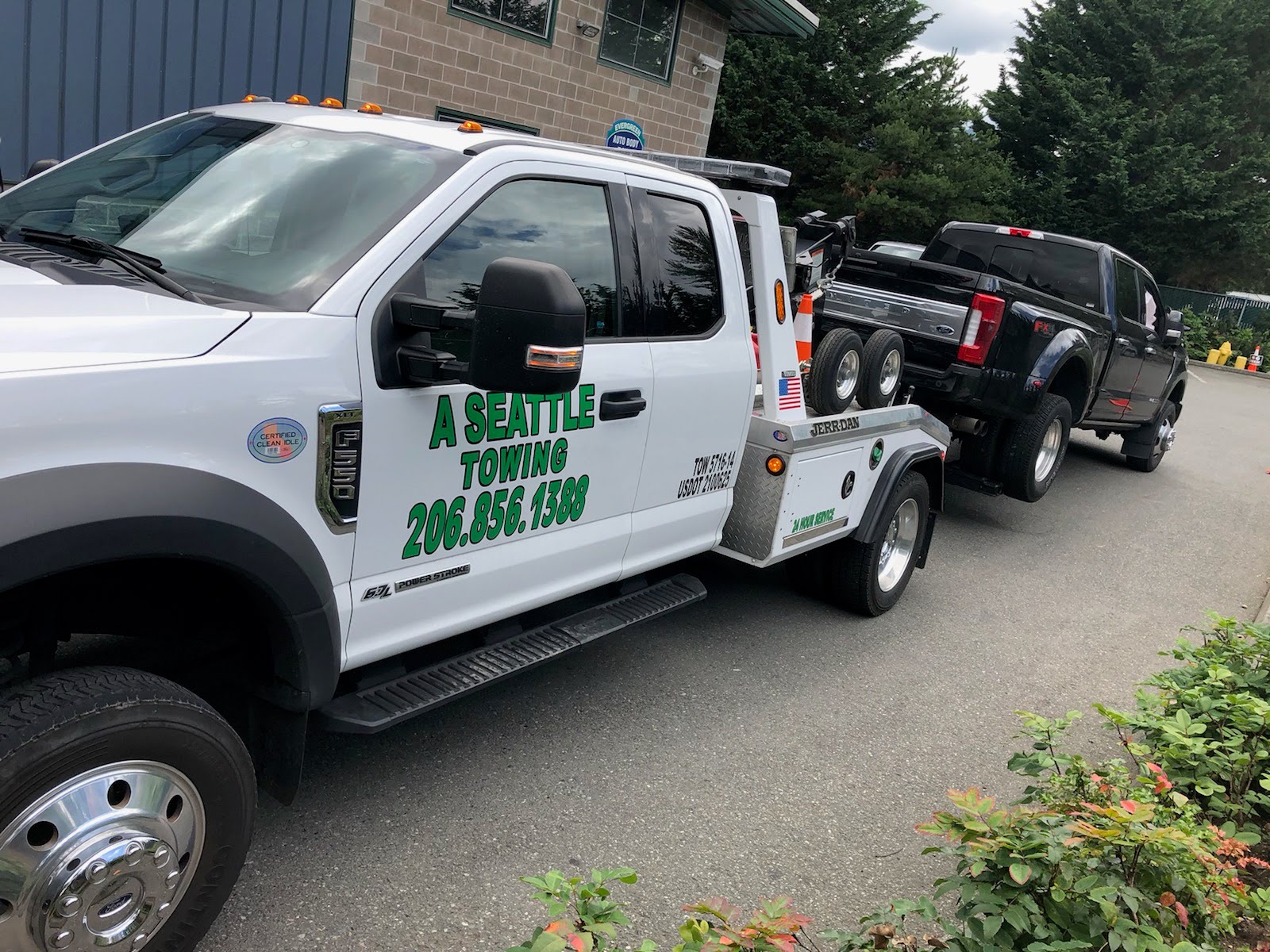 A Seattle Towing Photo