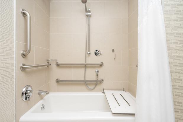 Images Holiday Inn Manitowoc by IHG