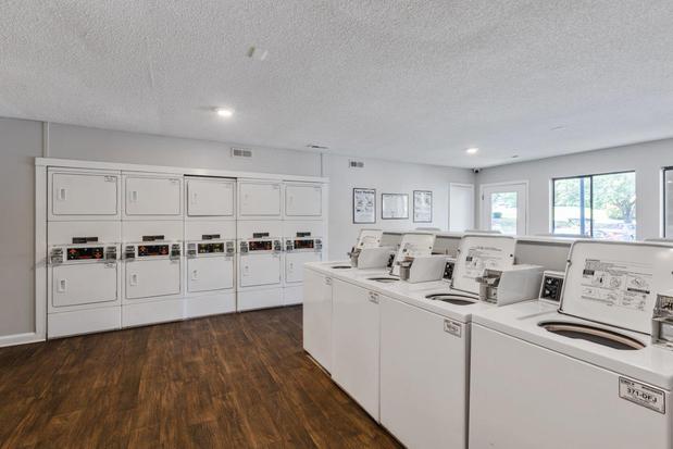 Images Gable Oaks Apartment Home