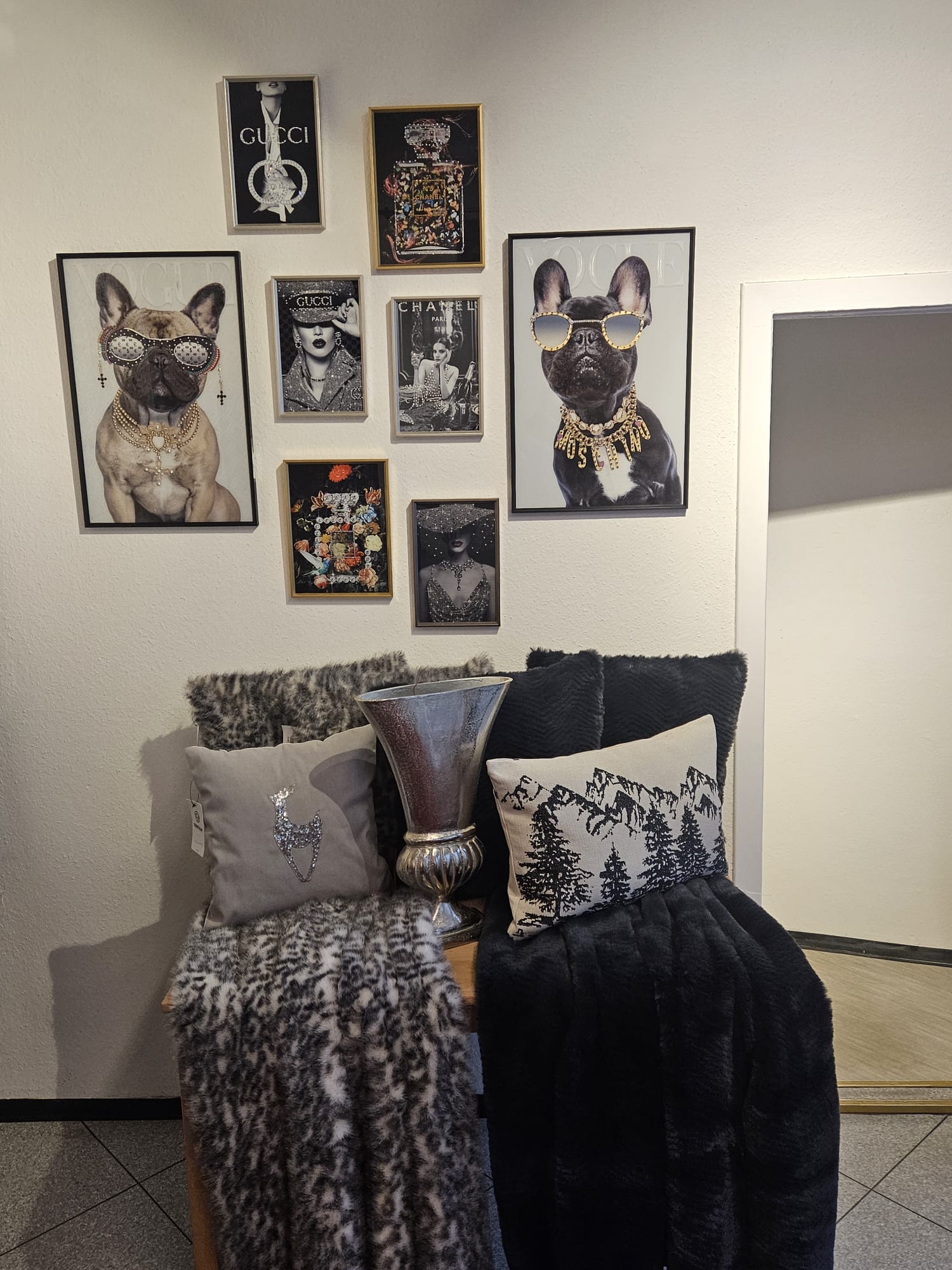 Bild 7 von Teppichdoktor Galerie & Interieur