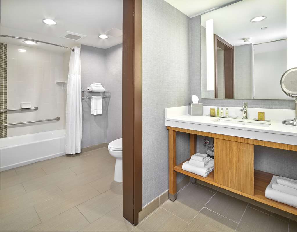 Images DoubleTree by Hilton Edmonton Downtown