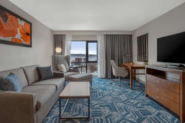 Images Hilton Garden Inn Burlington Downtown