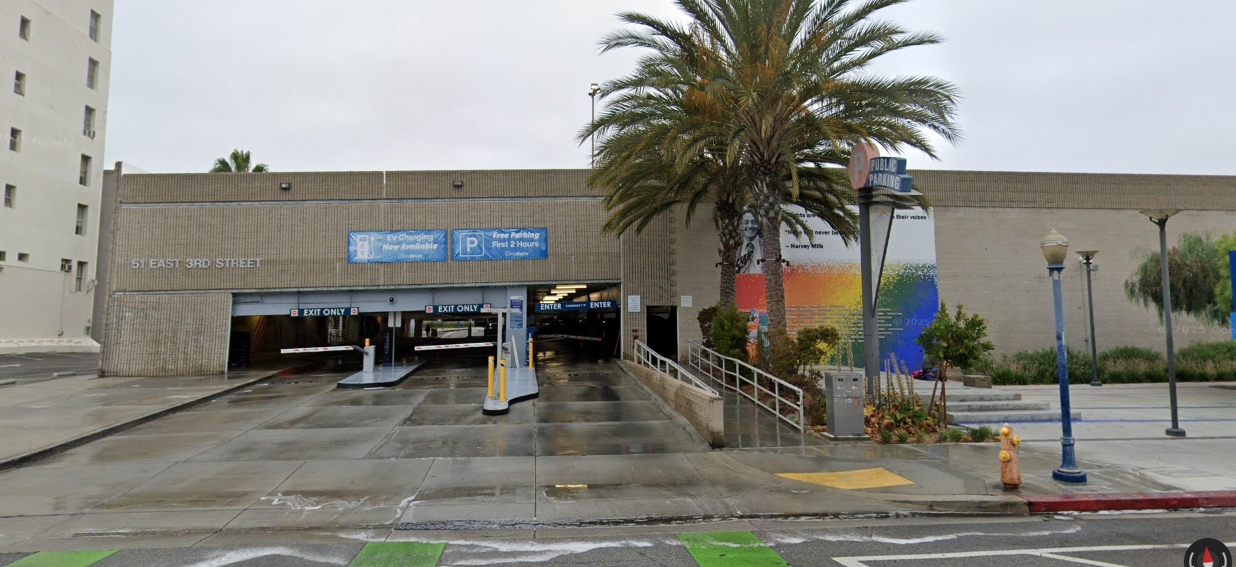 LAZ Parking - City Place C
